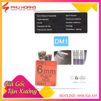 Băng in nhãn Dymo DM-43617 chữ đen nền đỏ khổ rộng 6MM dài 7 mét, sử dụng cho máy Dymo LabelManager.