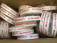 băng keo in chữ “Yến Sào Cao Cấp”