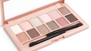 Bảng màu mắt 12 màu Maybelline The Blushed Palette