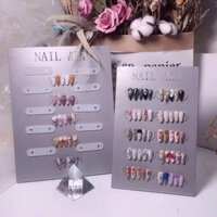 Bảng trưng mẫu sắt và nam châm bày mẫu móng sơn sẵn nail bằng kim loại