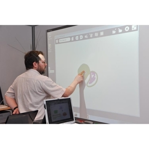 Bảng tương tác Panasonic UB-T761