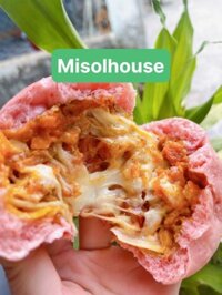 Bánh bao nguyên cám gạo lứt nhân xá xíu phô mai