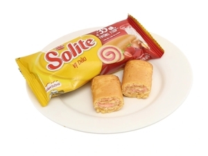 Bánh bông lan cuộn kem vị dâu Solite - hộp 360g (18g x 20 cái)