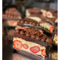 Bánh Chocolate Dâu tây Nutella Sữa non