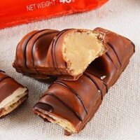 Bánh Chocolate nhân Hạt dẻ Kinder Bueno