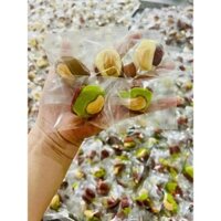 Bánh kẹo Tết, Táo đỏ kẹp, Táo đỏ kẹp điều mix 3 vị gồm socola, trà xanh matcha và sữa - BEST SELLER