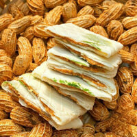 Bánh Kẹp Ngò Trắng Nhân Bơ đậu Phộng Thơm Ngon 400g – Winnie House