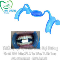 Banh môi có chặn lưỡi