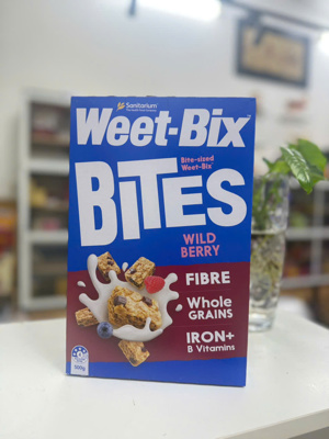 Bánh ngũ cốc dâu Weet-bix 500g