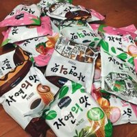 Bánh ốc quế socola Hàn Quốc combo 3 gói 180k. Gồm 3 vị socola, trà xanh, dâu. Các chiếc ốc quế được gói cẩn thận, giòn