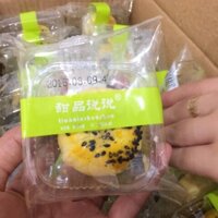 Bánh pía sầu riêng