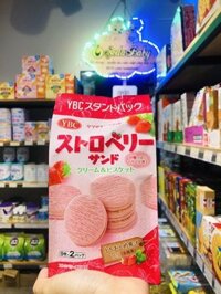 Bánh quy phủ kem vị Dâu YBC Nhật