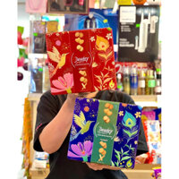 🍪💐🦜🦩🇧🇪BÁNH QUY THƠM GIÒN HỘP THIẾC TÍM - ĐỎ HOA VĂN CHIM CÔNG SANG TRỌNG CỦA BỈ DESOBRY LUXURY BELGIAN SELECTION 600G 🇧🇪