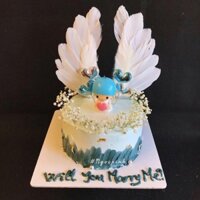 Bánh sinh nhật có đôi cánh thiên thần