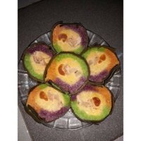 bánh tét 3 màu .
