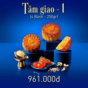 Bánh trung thu Givral Combo Tâm Giao 1 - 250gr, 2 trứng, 4 bánh