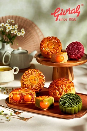 Bánh trung thu Givral Combo Tâm Giao 2 - Hộp 4 bánh 250g