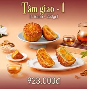 Bánh trung thu Givral Combo Tâm Giao 1 - 250gr, 2 trứng, 4 bánh
