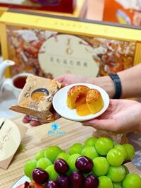 Bánh Trung Thu MX Hong Kong Lava Custard Trứng Chảy Hộp 8 Bánh