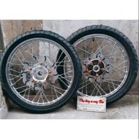 bánh xe máy EXCITER 150 gồm [ căm đùm niềng vỏ ruột] vỏ 70/80 nhưng gai,vỏ thay đổi vì gai,như hình hết hàng