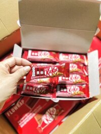 Bánh xốp socola Kitkat 2F 17g/24