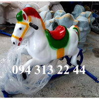 Bập bênh, ngựa lắc lư, ngựa nhún, thú nhún, con giống composite