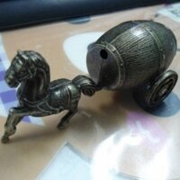 BẬT LỬA NGỰA KÉO XE RƯỢU