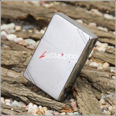 Bật lửa Zippo Brushed Chrome Vintage with Slashes 230