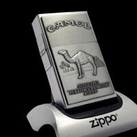 BẬT LỬA ZIPPO REPLICA 1932 EMBLEM CHỦ ĐỀ CAMEL ĐỜI XIII LA MÃ SẢN XUẤT NĂM 1997 Mã ZL735