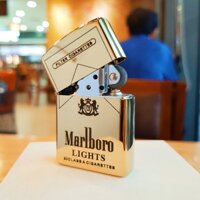 Bật Lửa ZR 252BL060 - Mẫu Marlboro khắc họa tiết mô phỏng như bao thuốc lá Nền vàng bóng