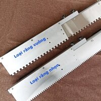Bay răng cưa loại trượt gọn, không bánh xe. Rộng tối đa 80cm - Thước gạt vữa nền