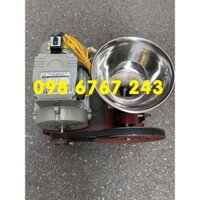 Bệ đùn cám chim, đùn thức ăn cho cá, cối xay xương motor 1.1kw