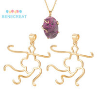 Benecreat 2 Mặt dây chuyền bằng đồng thau Cài đặt Cabochon không đều Cài đặt đế phù hợp cho Đá quý thô không đều Vàng 33x32.5x1.5mm Lỗ: 3.5x5mm
