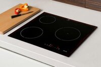 Bếp từ 3 vùng nấu lắp âm Electrolux E6203IOK