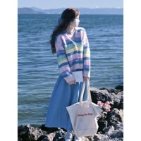 【Bess's house】áo khoác len cardigan+váy sang chảnh dáng dài，set đồ nữ mùa đông，bộ thu đông nữ，Mùa Thu Đông Mặc Một Bộ Phong Cách Đại Học Mềm Mại Dán Cầu Vồng Sọc Cardigan Áo Len Áo Khoác Nữ Băng Đầm Váy Xanh，set đồ nữ sang chảnh，đồ set nữ，bộ đồ