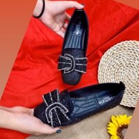 Bệt QC siu nhẹ sáng lấp lánh. Mẫu y hình lên chân da kiểu nào cũng bật tông ạ. Hàng form chuẩn shop có sẵn ✔️✔️✔️✔️✔️✔️.