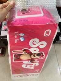 Bịch 12 cuộn giấy vệ sinh 5 lớp hình gấu dâu tặng 1 gói giấy ướt