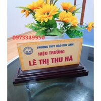 Biển Chức Danh mica đế gỗ