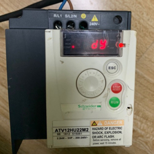 Biến tần Schneider ATV12HU22M2