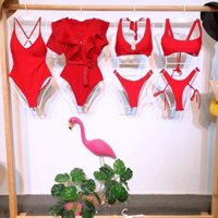 Bikini màu đỏ