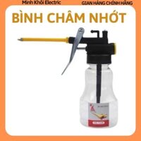 Bình châm nhớt,vịt dầu nhựa,bình bơm dầu nhớt,bình xịt dầu nhớt,bình bôi trơn,bình tra dầu mỡ,bình trâm nhớt,bình bơm xịt dầu nhớt,súng bơm dầu,thiết bị bơm dầu,bình tra dầu châm nhớt,bình dầu,máy bơm dầu,bình xịt dầu nhớt,bình châm dầu,bình tra nhớt,bình