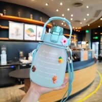Bình đựng nước có ống hút bật tự động khi mở nắp bình nước chia vạch báo giờ uống nước loại lớn 2 lít và 1,2 lít - Xanh