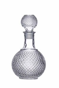 Bình đựng rượu 1 lít, bằng thủy tinh, Model BCDECRD, kích thước: 12x12x26.5cm, dùng để đựng nước