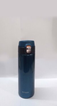 Bình giữ nhiệt Tiger 480ml của Nhật. Bình đẹp như mới, màu xanh đẹp, giữ nhiệt tốt.