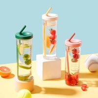 Bình nước có ống hút 700ml có ngăn chiết nước trái cây thông minh