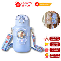 Bình Nước Giữ Nhiệt Gấu Cute 700ml Có Ống Hút Kèm Quai Xách Họa Tiết Hoạt Hình Dễ Thương Cho Bé, Mang Đi Học