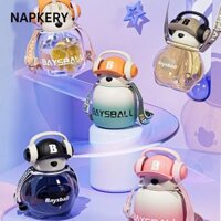 Bình Nước NAPKERY, Cốc Nhựa Trẻ Em Dung Tích Lớn 650ML Di Động, Tai Nghe Hoạt Hình Ngoài Trời Gấu Chống Rò Rỉ Có Dây Đeo Cốc Nước Thể Thao Trường Học Bé Trai Bé Gái