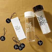 Bình Nước Nhựa Komax The Bottle Màu Đen/Trắng 550ML