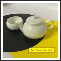 Bình pha trà  và ly trà độc ẩm độc lạ