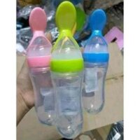 Bình thìa ăn dặm silicone mềm